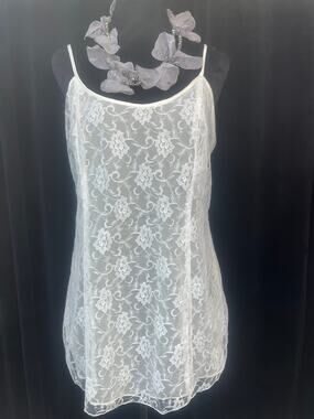 VS SHEER LACE GOLD LABEL CHEMISE